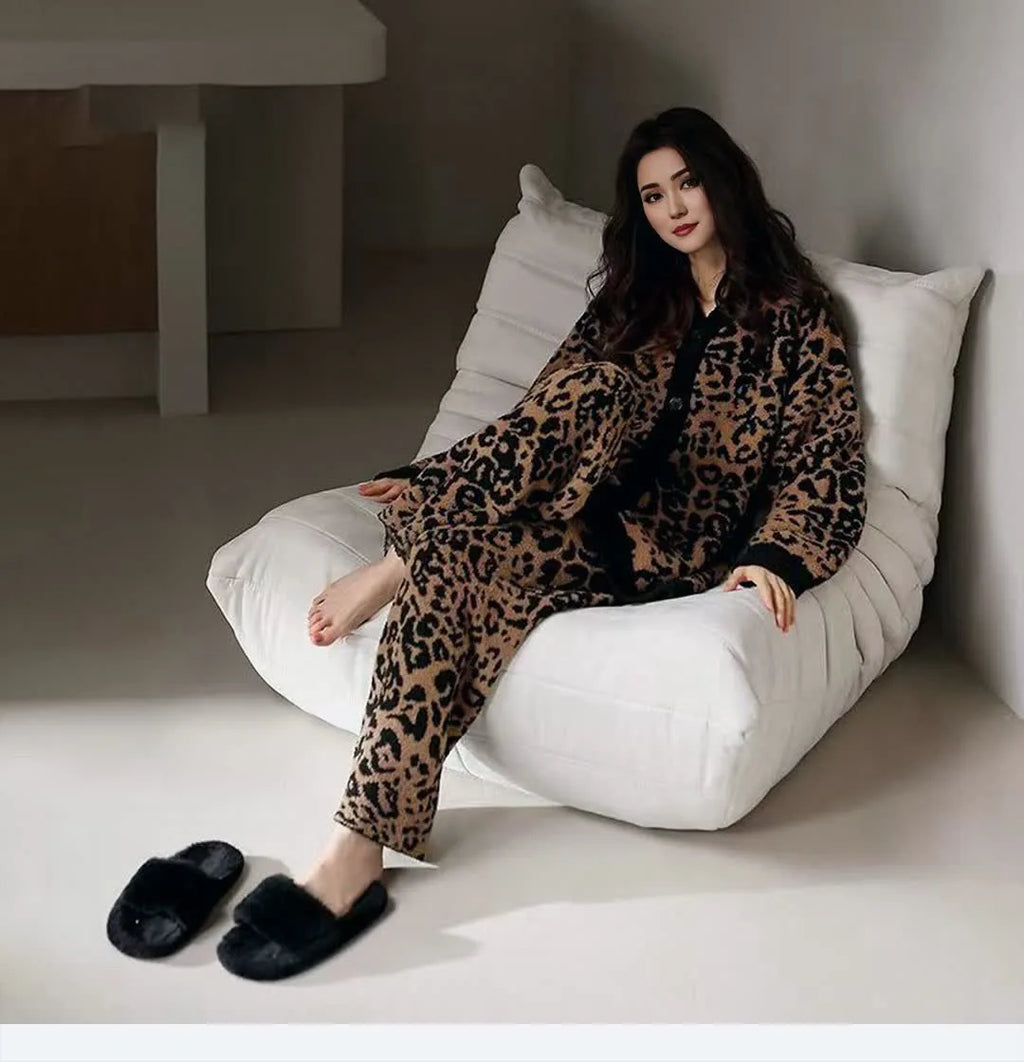 Winter Thickened Fleece Lined Half Velvet Pajamas Women's Home Clothes Set Simple Korean Leopard Print Sleepwear V-neck