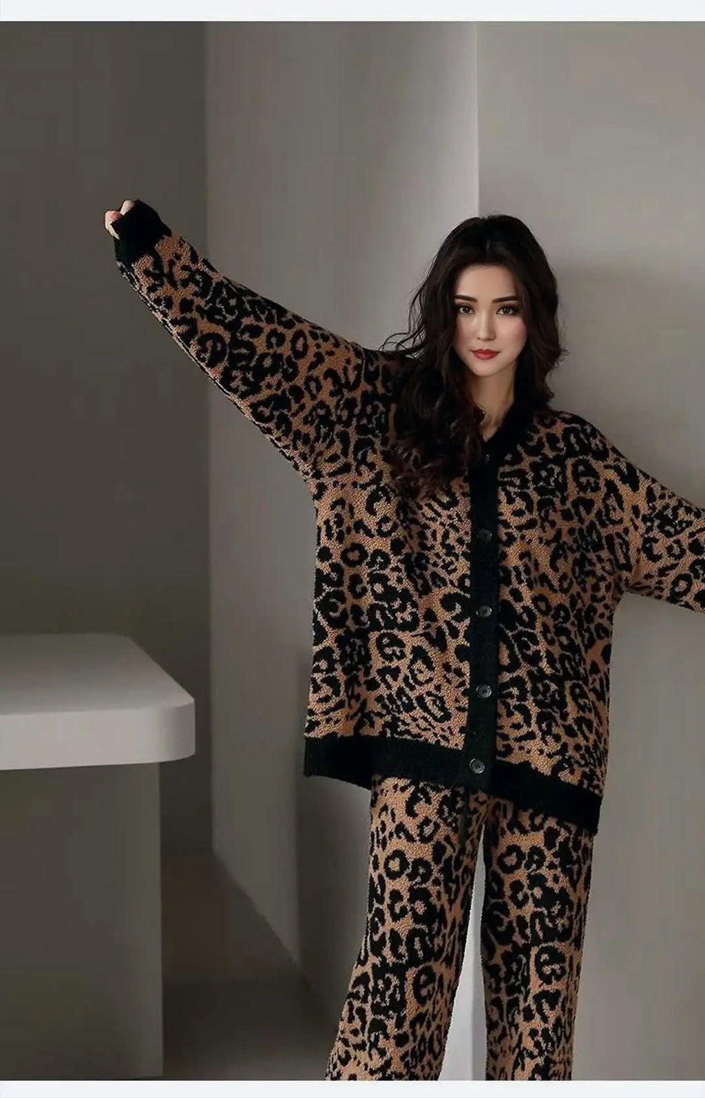 Winter Thickened Fleece Lined Half Velvet Pajamas Women's Home Clothes Set Simple Korean Leopard Print Sleepwear V-neck