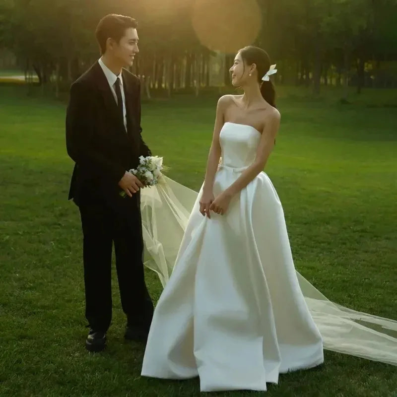 Elegant A-line Wedding Dress Classic Sexy Strapless Bridal Dresses Floor-length Satin Simple