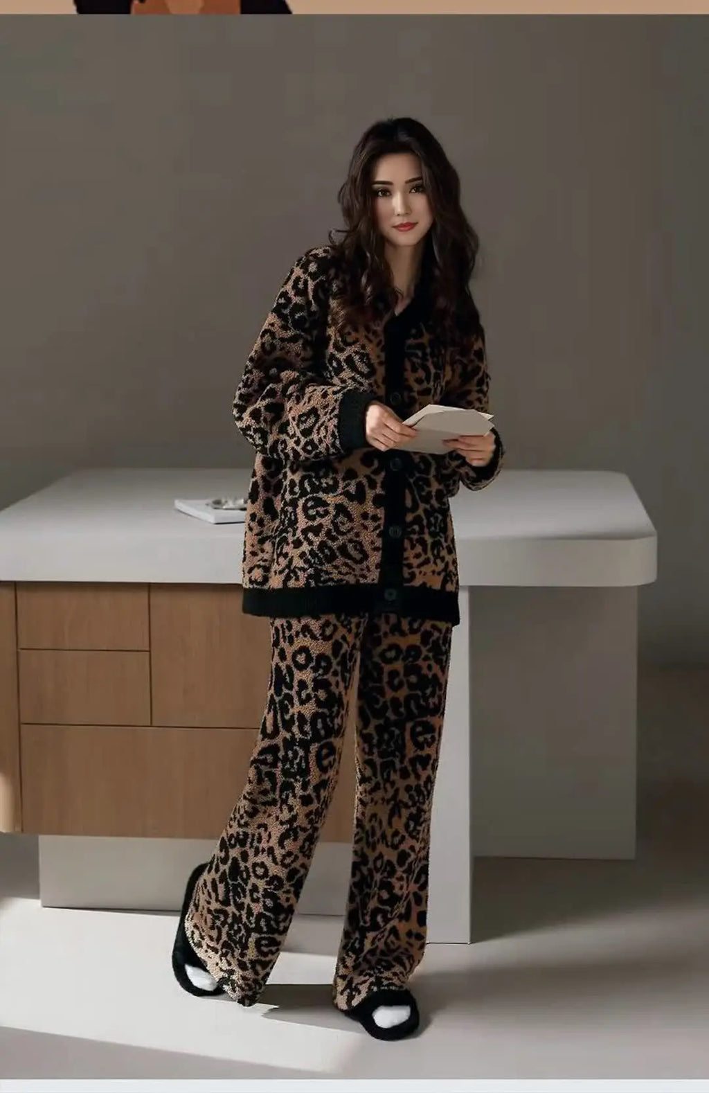 Winter Thickened Fleece Lined Half Velvet Pajamas Women's Home Clothes Set Simple Korean Leopard Print Sleepwear V-neck