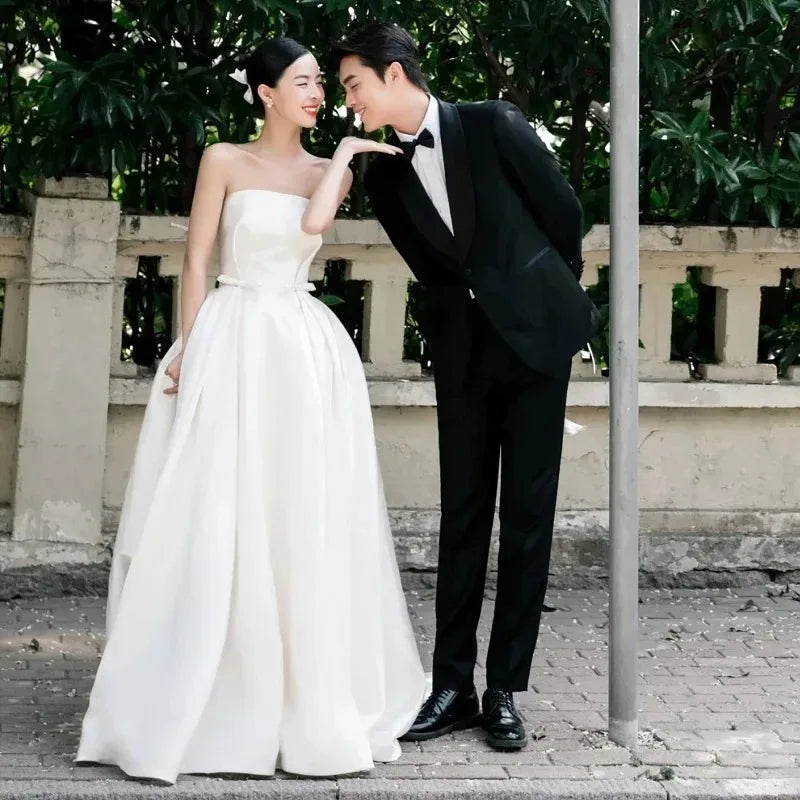 Elegant A-line Wedding Dress Classic Sexy Strapless Bridal Dresses Floor-length Satin Simple
