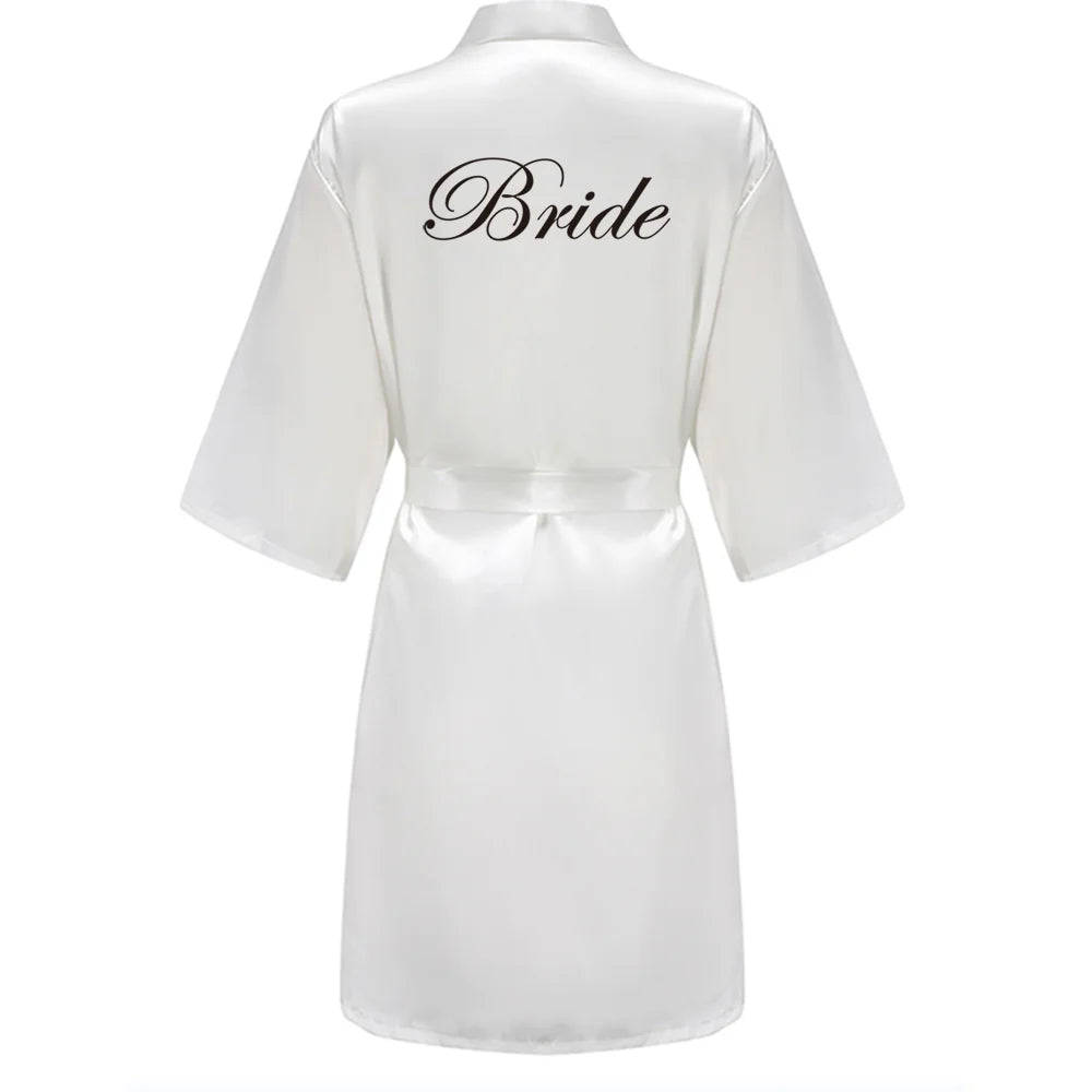 Green Wedding Party Team Bride Robe With Gold Letters Mother Maid of Honor Kimono Satin Pajamas Bridesmaid Bathrobe