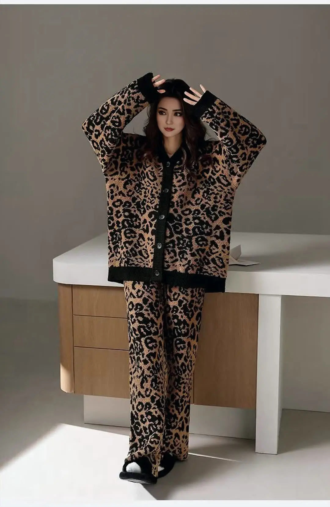 Winter Thickened Fleece Lined Half Velvet Pajamas Women's Home Clothes Set Simple Korean Leopard Print Sleepwear V-neck