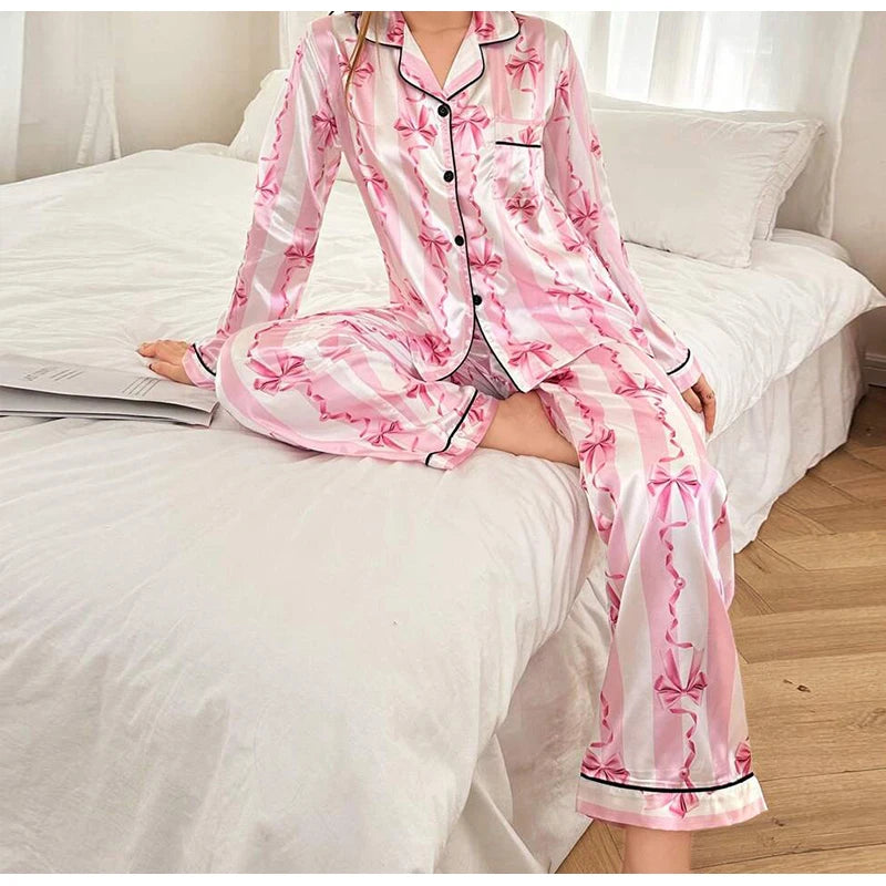 Two piece set of womens pajamas spring and autumn satin printed long sleeved top long pants casual and comfortable home suit set